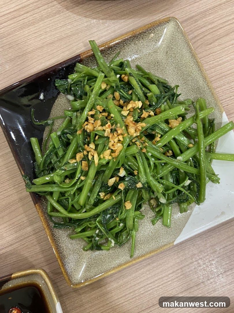 Stir-fried Water Spinach with Garlic