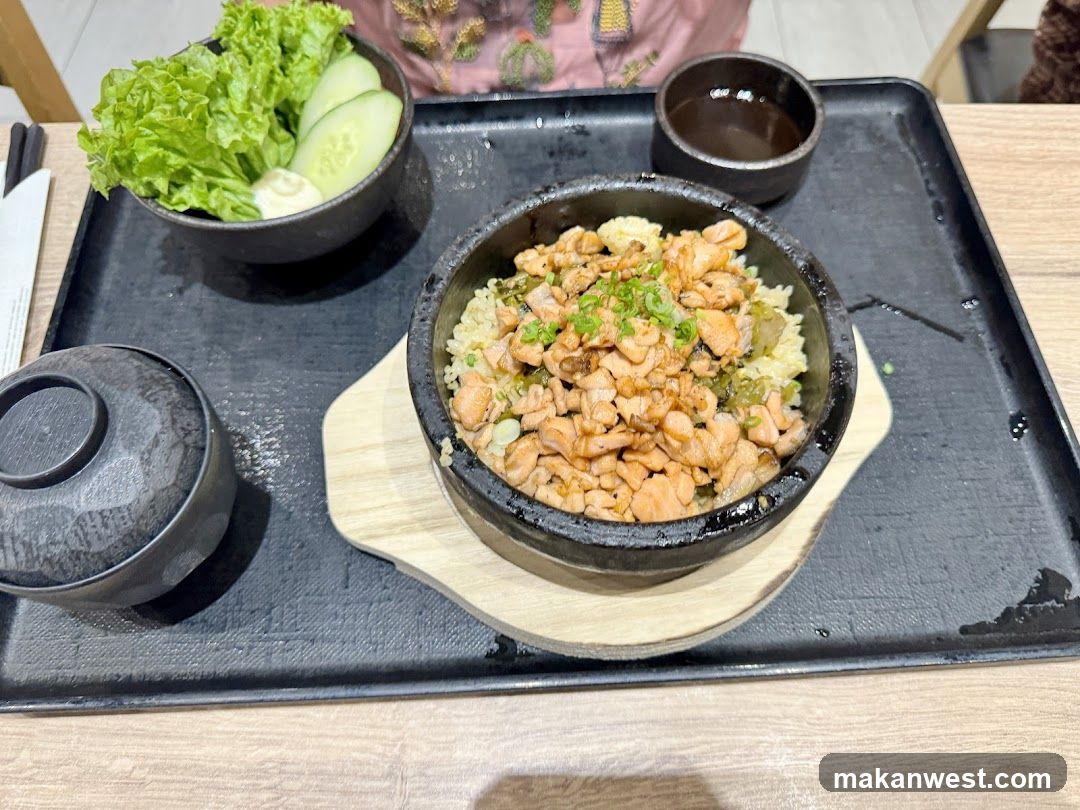 Sticky Rice Bowl with Chicken and Vegetables