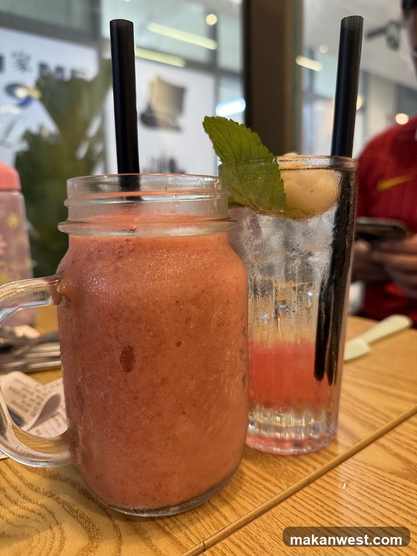 Smoothies and Drinks at Cafe