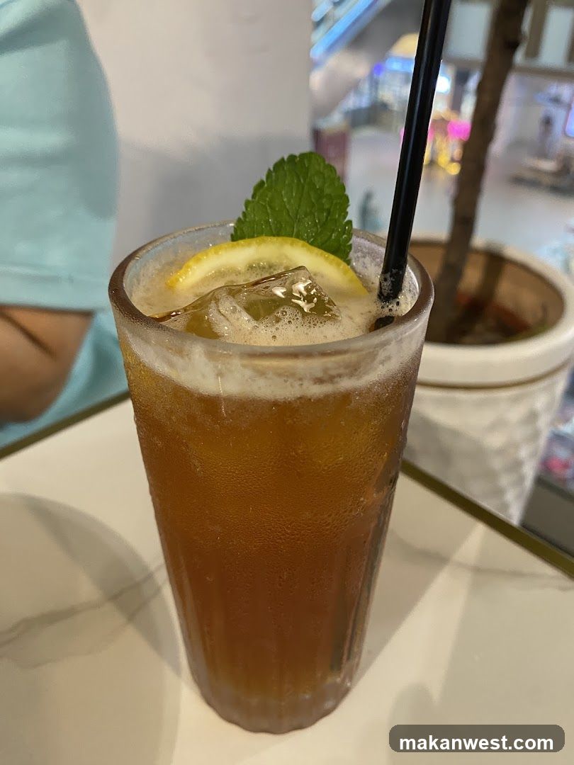 Iced Tea with Lemon and Mint