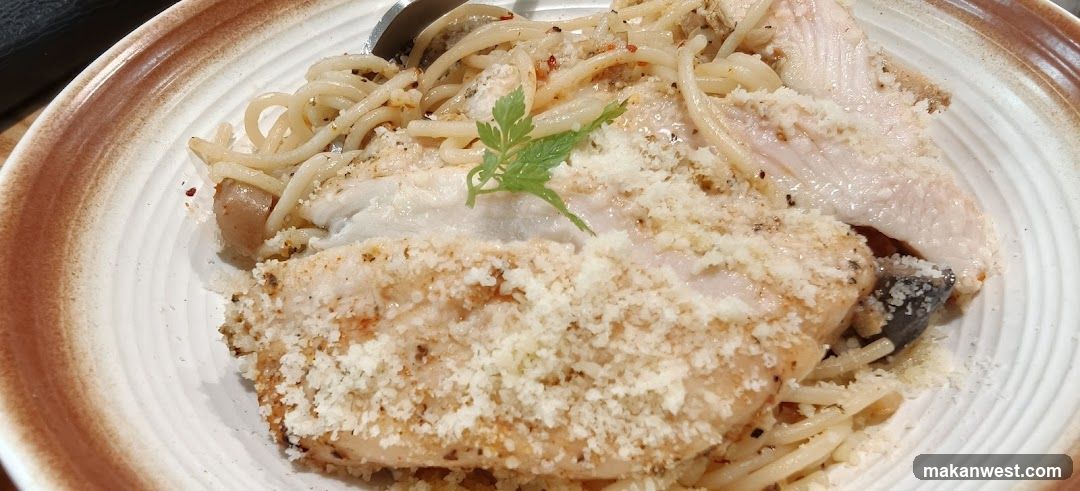 Breaded Fish with Pasta