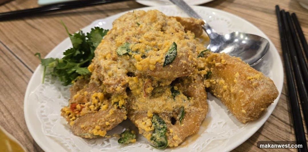 Fried Fish with Curry Gravy