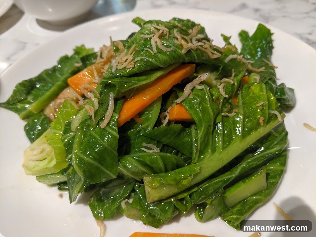 Stir-fried Greens with Carrots and Dried Shrimp
