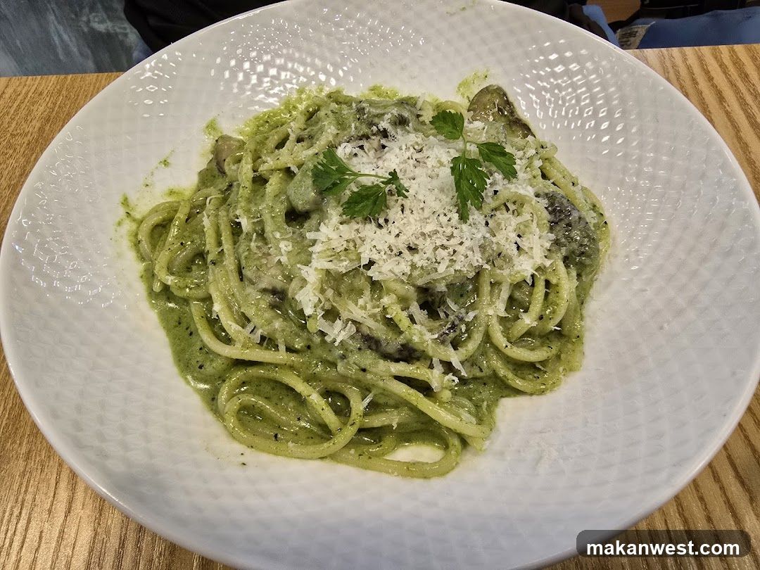 Pasta with Green Sauce