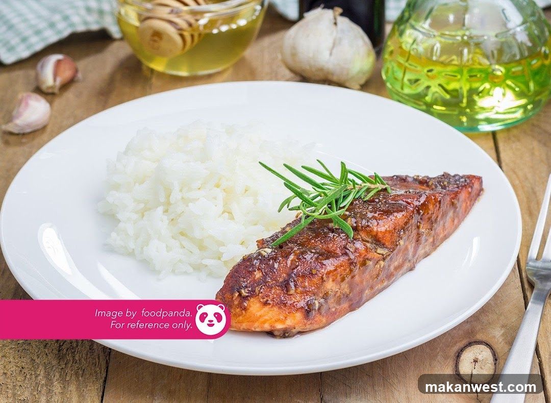 Grilled Salmon with Rice